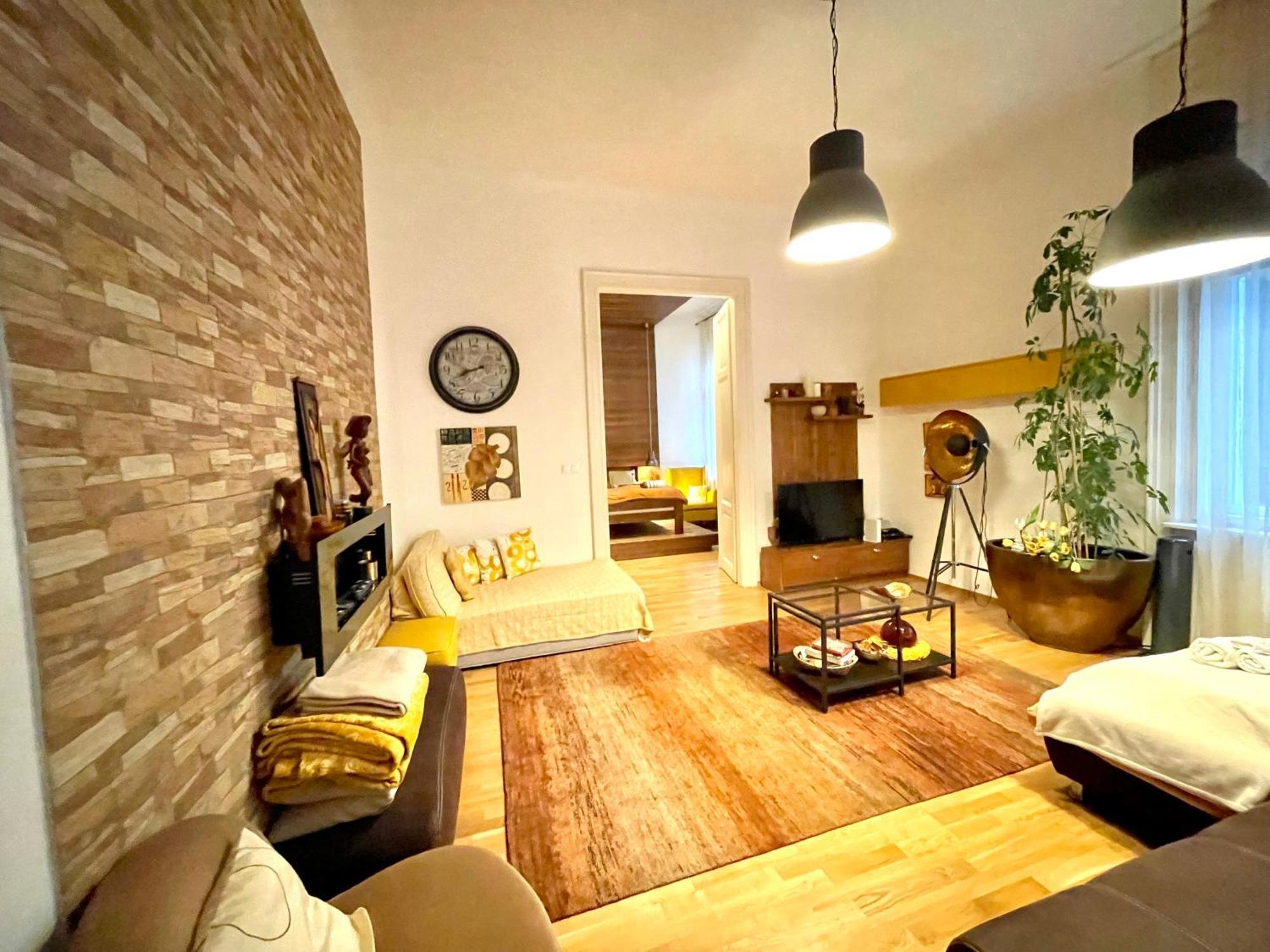 Amber Pearl Apartment 2 Rooms And 2 Bathrooms At Kalvin Square Boedapest Buitenkant foto