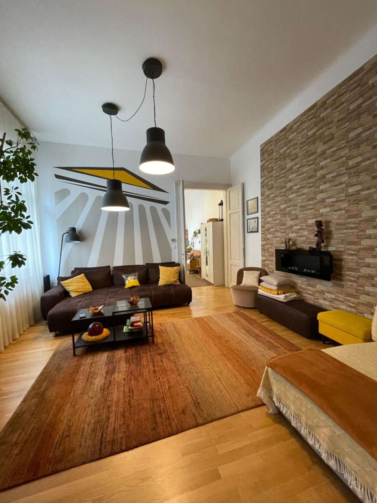 Amber Pearl Apartment 2 Rooms And 2 Bathrooms At Kalvin Square Boedapest Buitenkant foto