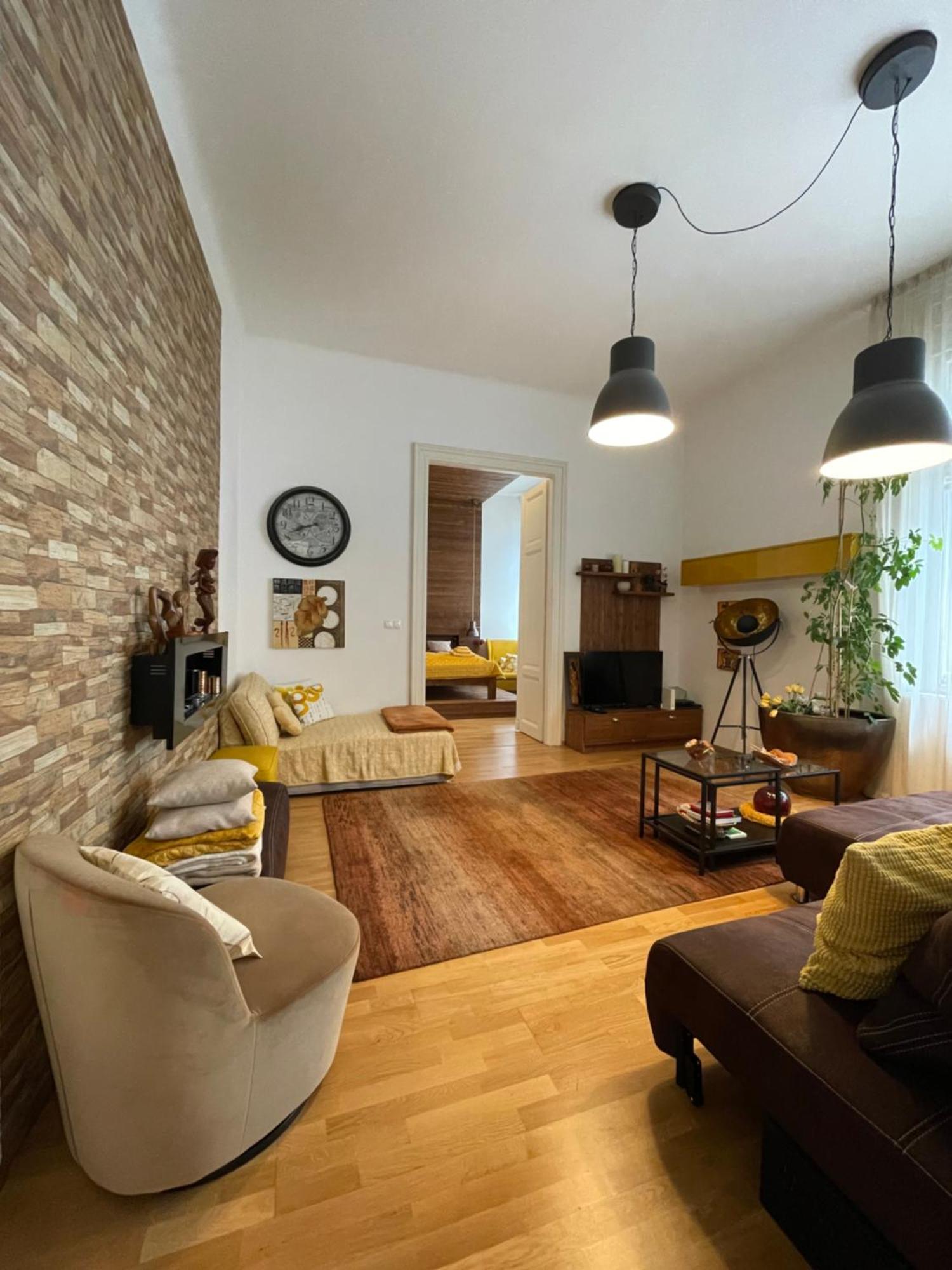 Amber Pearl Apartment 2 Rooms And 2 Bathrooms At Kalvin Square Boedapest Buitenkant foto